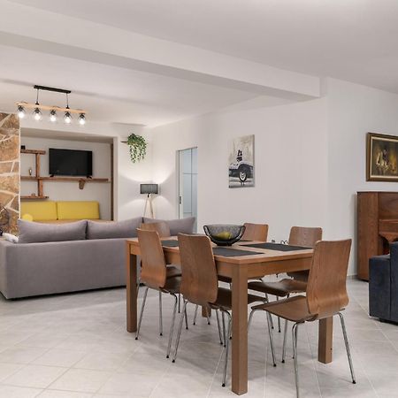 Domelia'S Luxury Apartments Near Airport & Beach Artemida  Luaran gambar