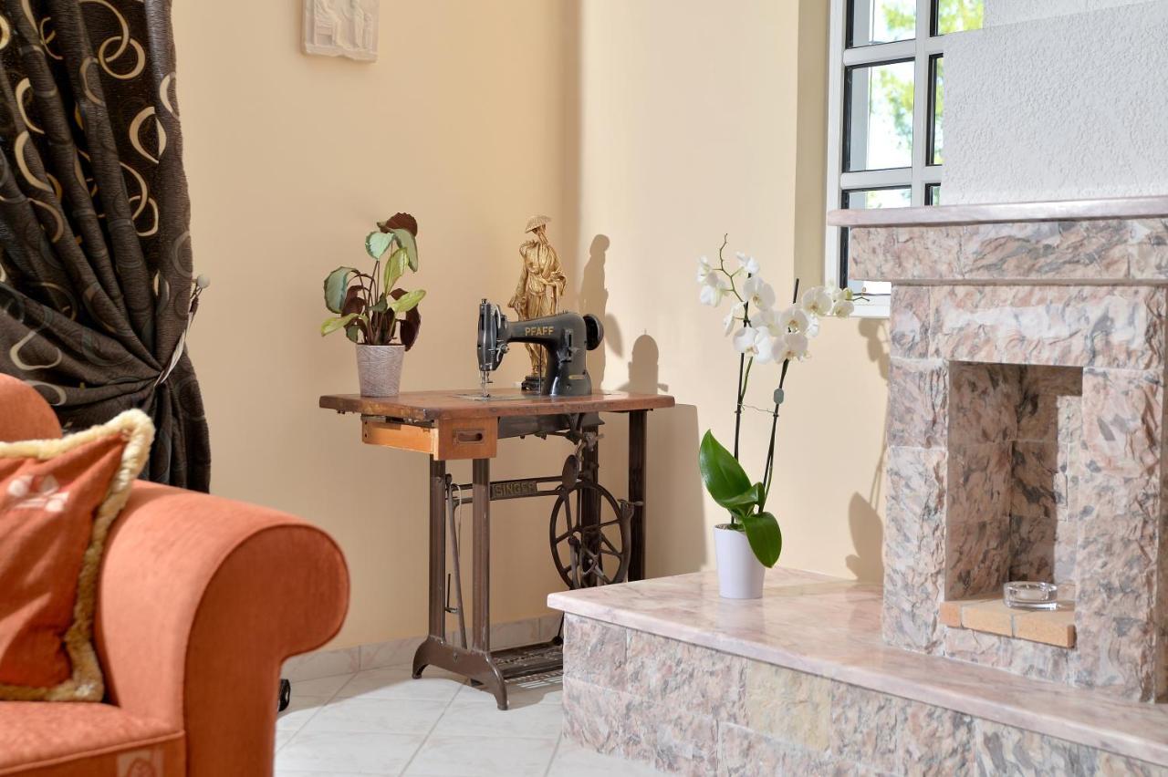 Domelia'S Luxury Apartments Near Airport & Beach Artemida  Luaran gambar